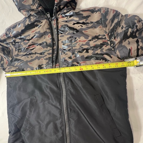 Marc Echo cut&sew large Black and khaki camo print fleece lined jacket - Picture 7 of 7